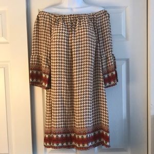Off the shoulder bell sleeve shift dress